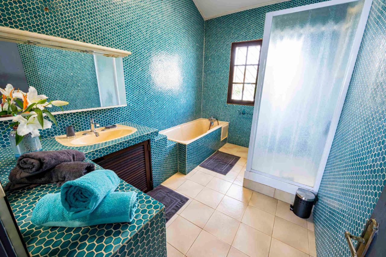 Villa Coco Des Sables Acces Direct Au Lagon Ла-Салин-ле-Бен Экстерьер фото